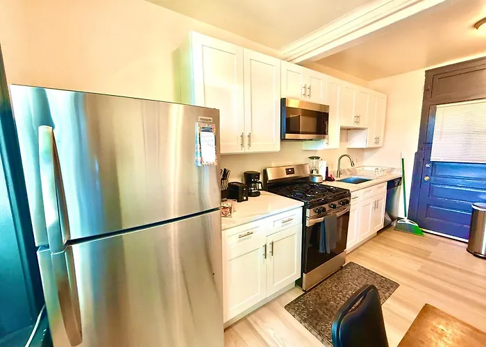 Midway Hideaway -cozy 1br- Parking Chicago